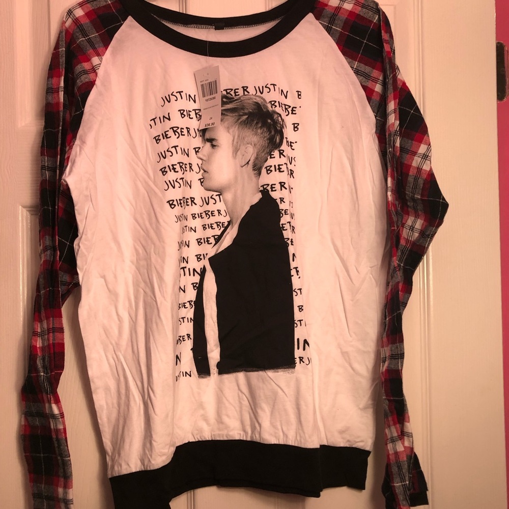 Justin Bieber Long Shirt with Plaid Sleeves